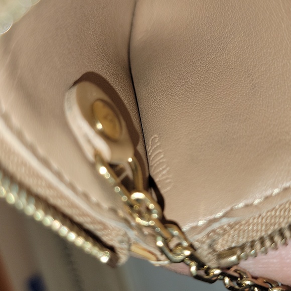 Authentic Louis Vuitton Vernis Key Cles - Picture 9 of 9